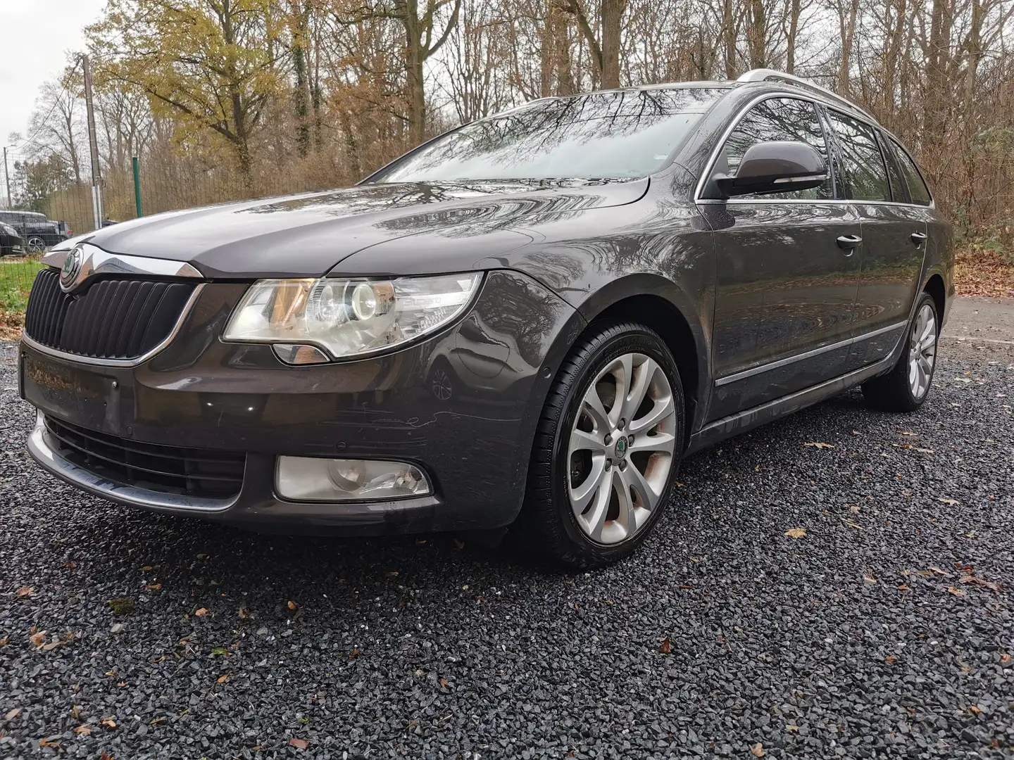 Skoda Superb Superb SW 2.0 TDi Elegance DPF DSG Brun - 2