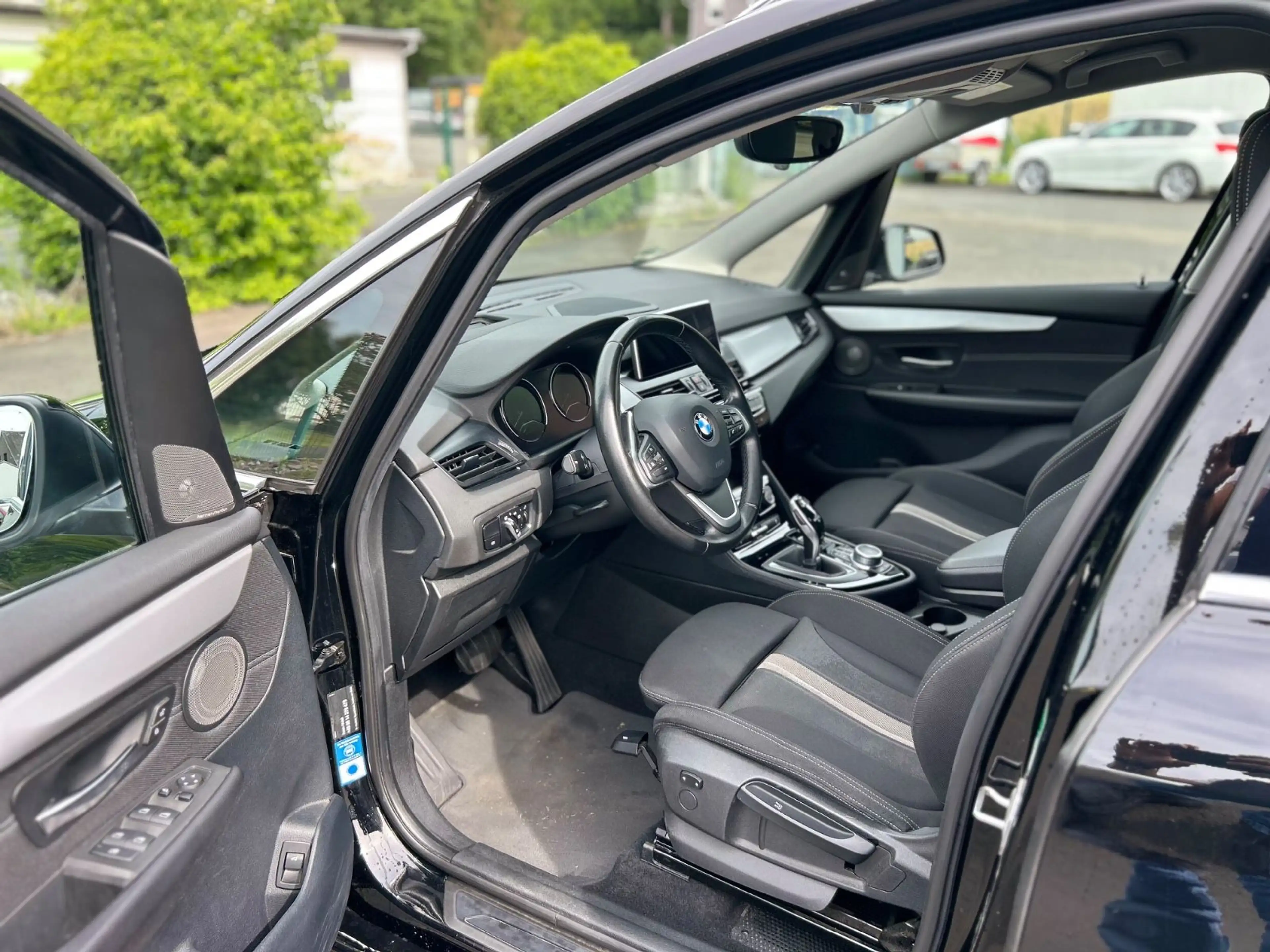 BMW 220 d Gran Tourer Advantage HUD/LED/ — photo 11