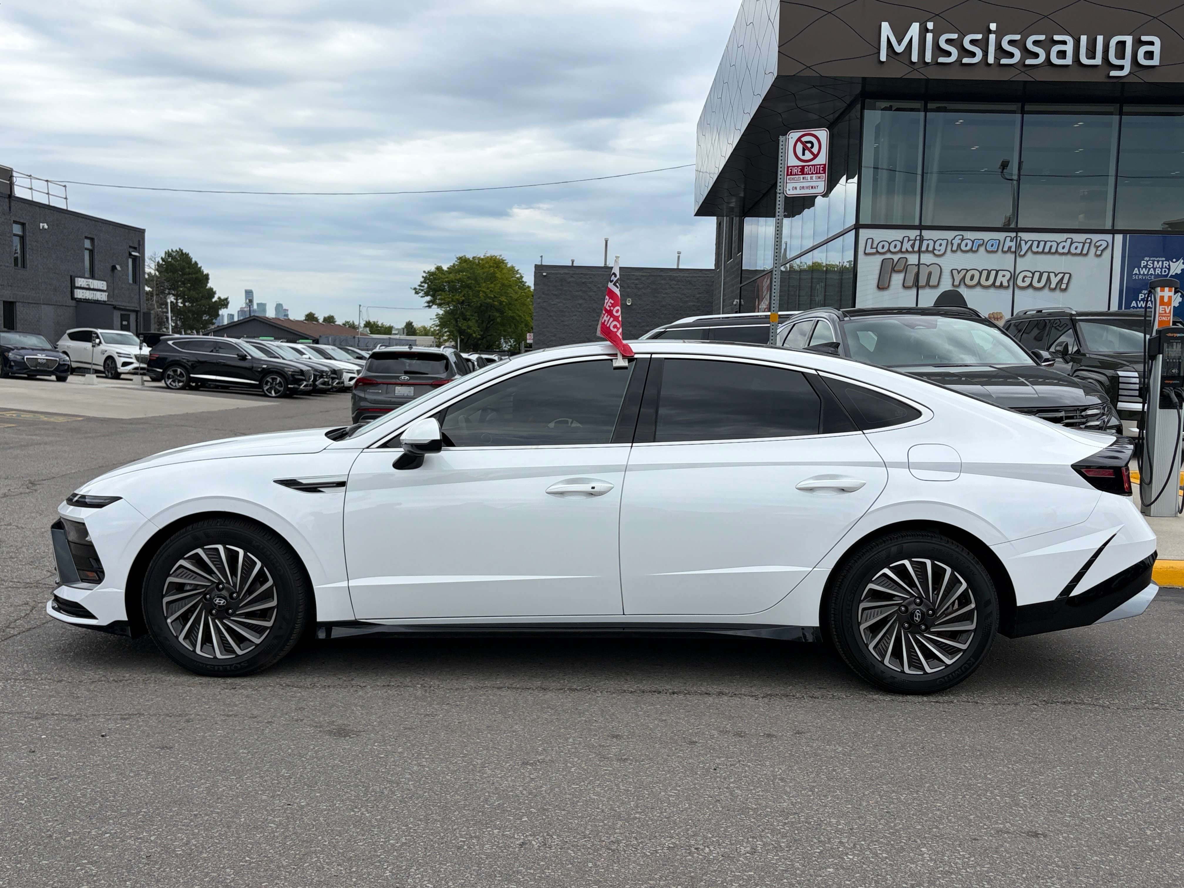 2026 Hyundai Sonata Trend | HEV | Leather | Pano roof | Carplay | DEMO — снимка 1