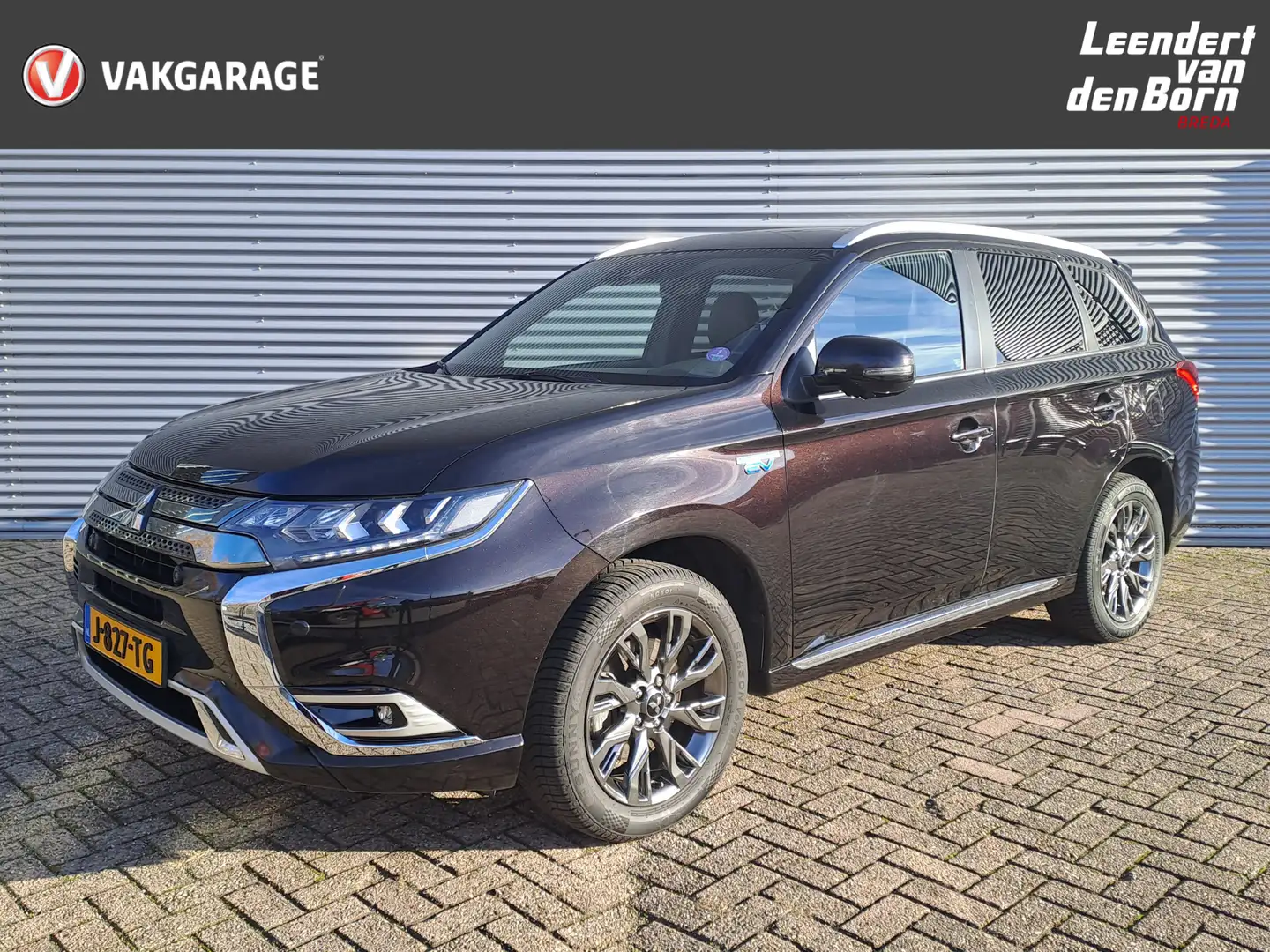 Mitsubishi Outlander 2.4 PHEV Instyle | Automaat | Plug in | Leer | Nav Noir - 1