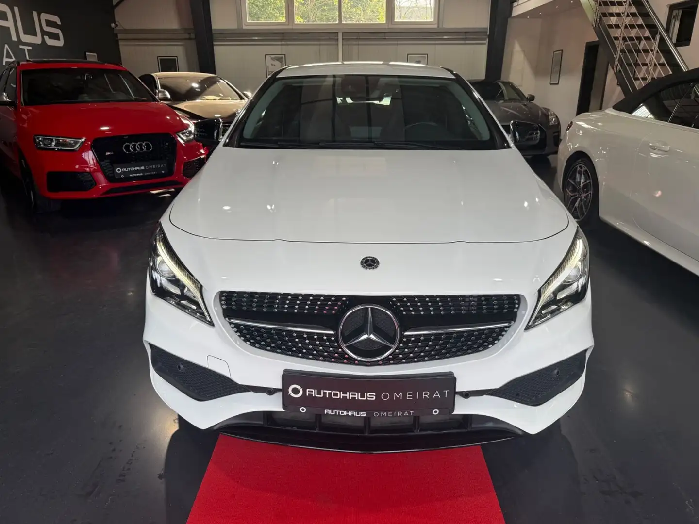Mercedes-Benz CLA 180 Edition AMG Line 2HD/LED/Navi/NightP. Weiß - 2