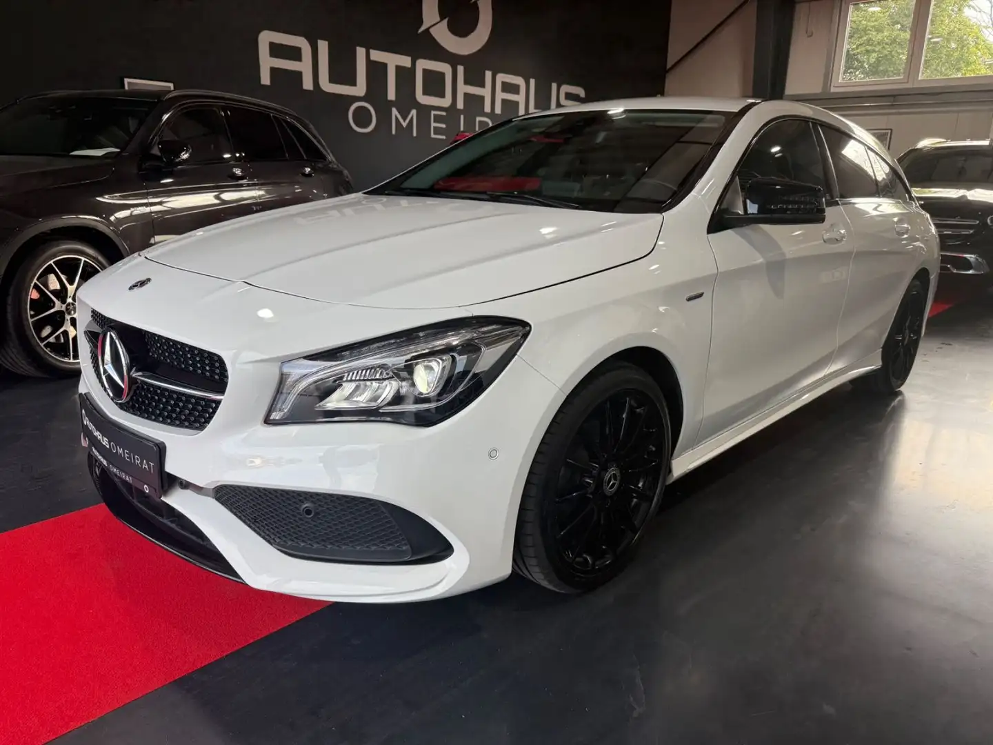 Mercedes-Benz CLA 180 Edition AMG Line 2HD/LED/Navi/NightP. Weiß - 1