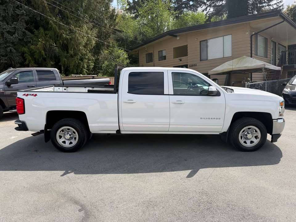 2018 Chevrolet Silverado 1500 4WD Crew Cab LT CLEAN TITLE NO ACCIDENTS — снимка 1