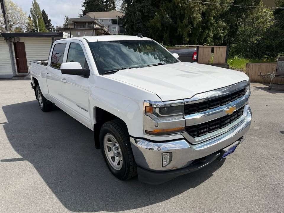 2018 Chevrolet Silverado 1500 4WD Crew Cab LT CLEAN TITLE NO ACCIDENTS — снимка 1