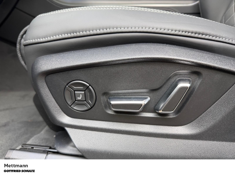 Audi Q8 SUV TFSI e 2 x S-LINE PANO B&O HUD BLACK MATRIX — photo 12