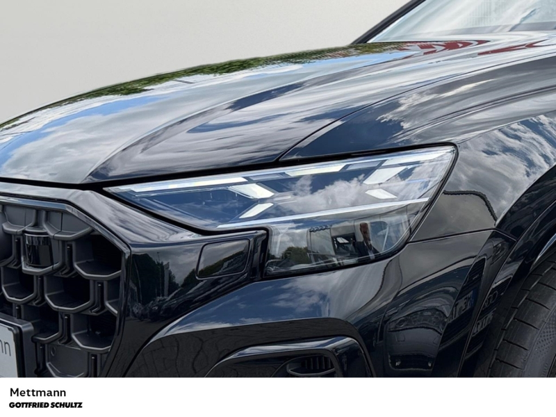 Audi Q8 SUV TFSI e 2 x S-LINE PANO B&O HUD BLACK MATRIX — photo 5