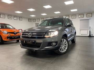 Tiguan 2.0 CR TDi Sport 1erMAIN/ CARNET COMPLET / FULL OPTION/ TOIT OUVRANT /NAVIGATION/ ETAT NEUF
