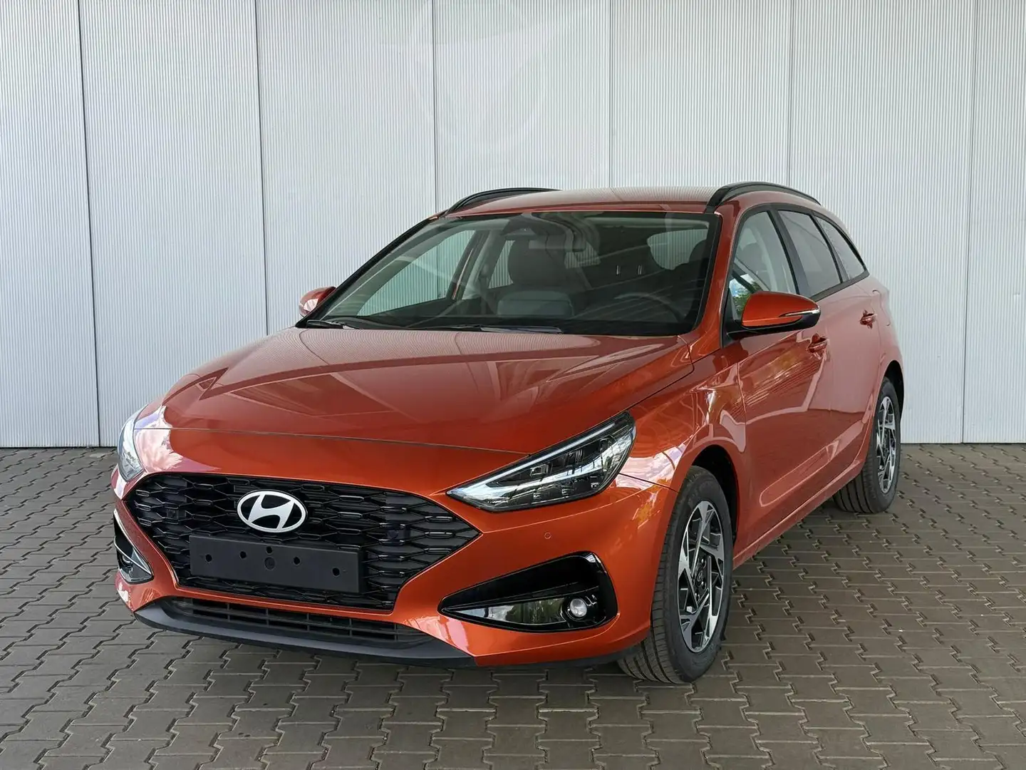 Hyundai i30 Kombi Comfort+1.5 GDI 6MT / Navi PDC V.&H. Kame... Orange - 1
