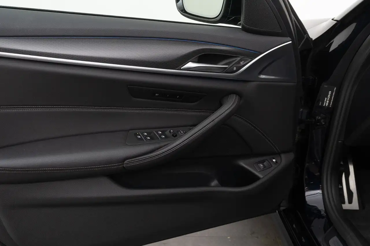 BMW 530 e Touring M Sport, миниатюра 11