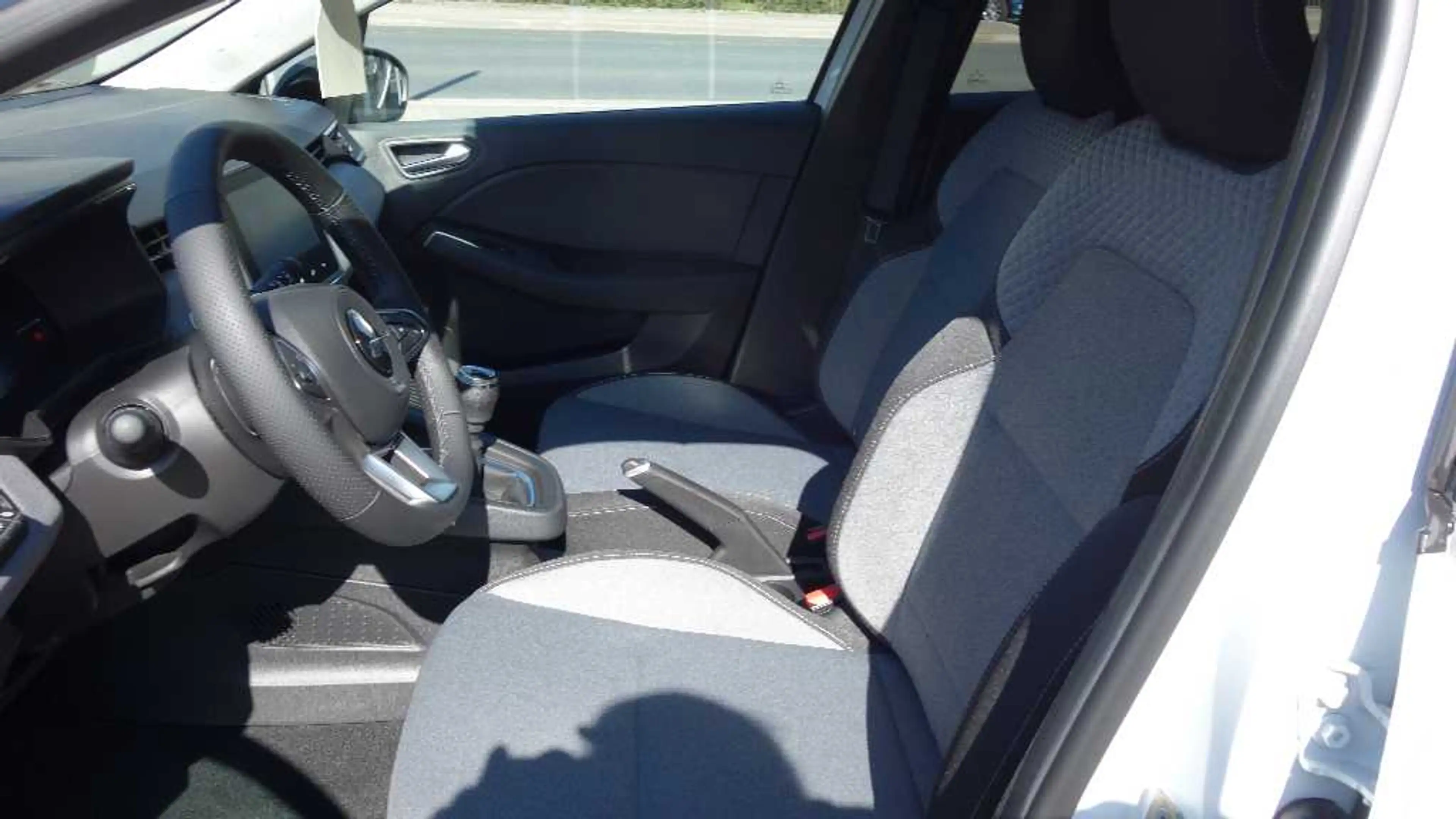 Mitsubishi Colt PLUS 1.0 T 6-Gang Kamera,Sitzhzg,Lenkrad beheizbar — photo 12