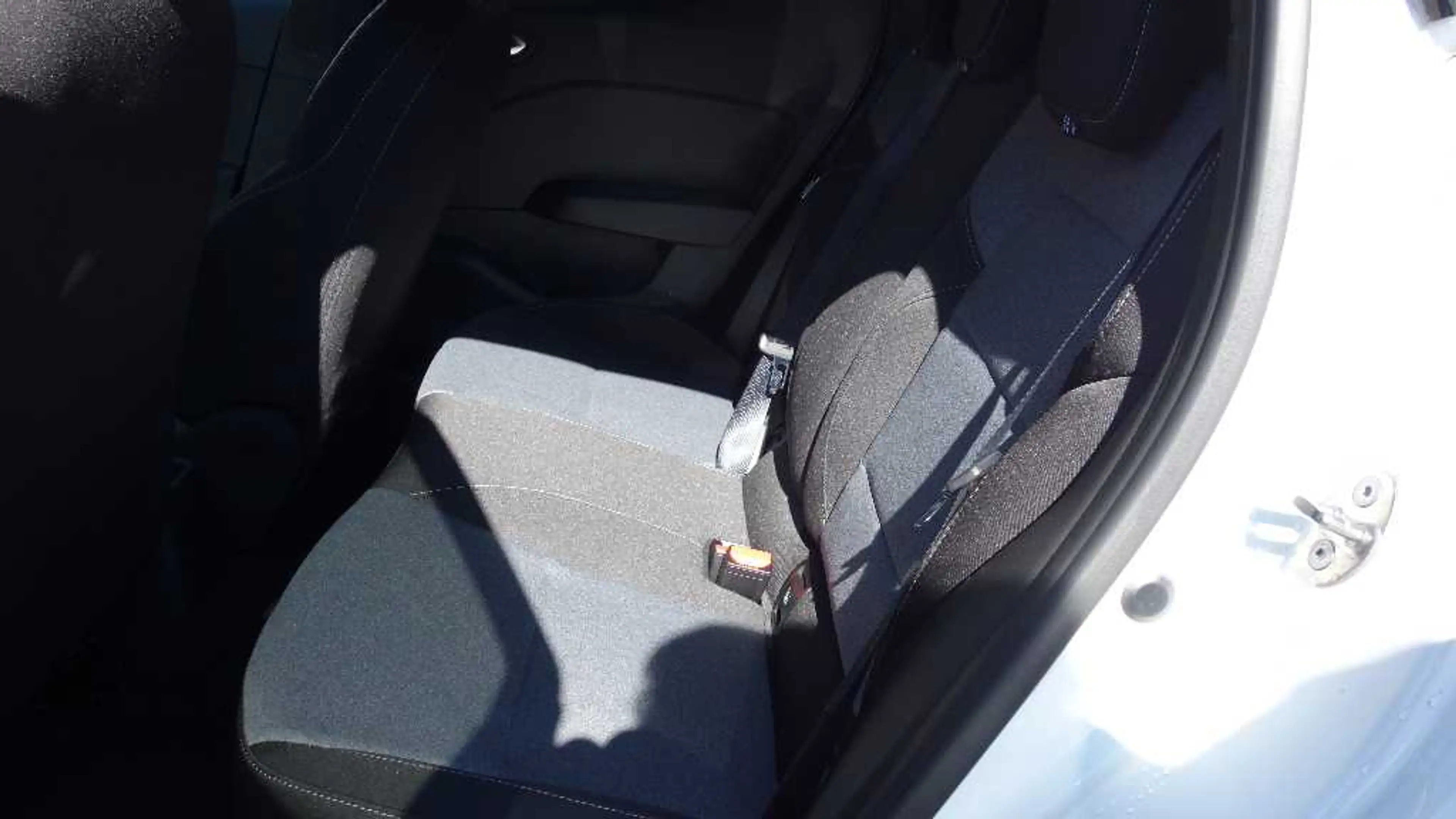 Mitsubishi Colt PLUS 1.0 T 6-Gang Kamera,Sitzhzg,Lenkrad beheizbar — photo 11