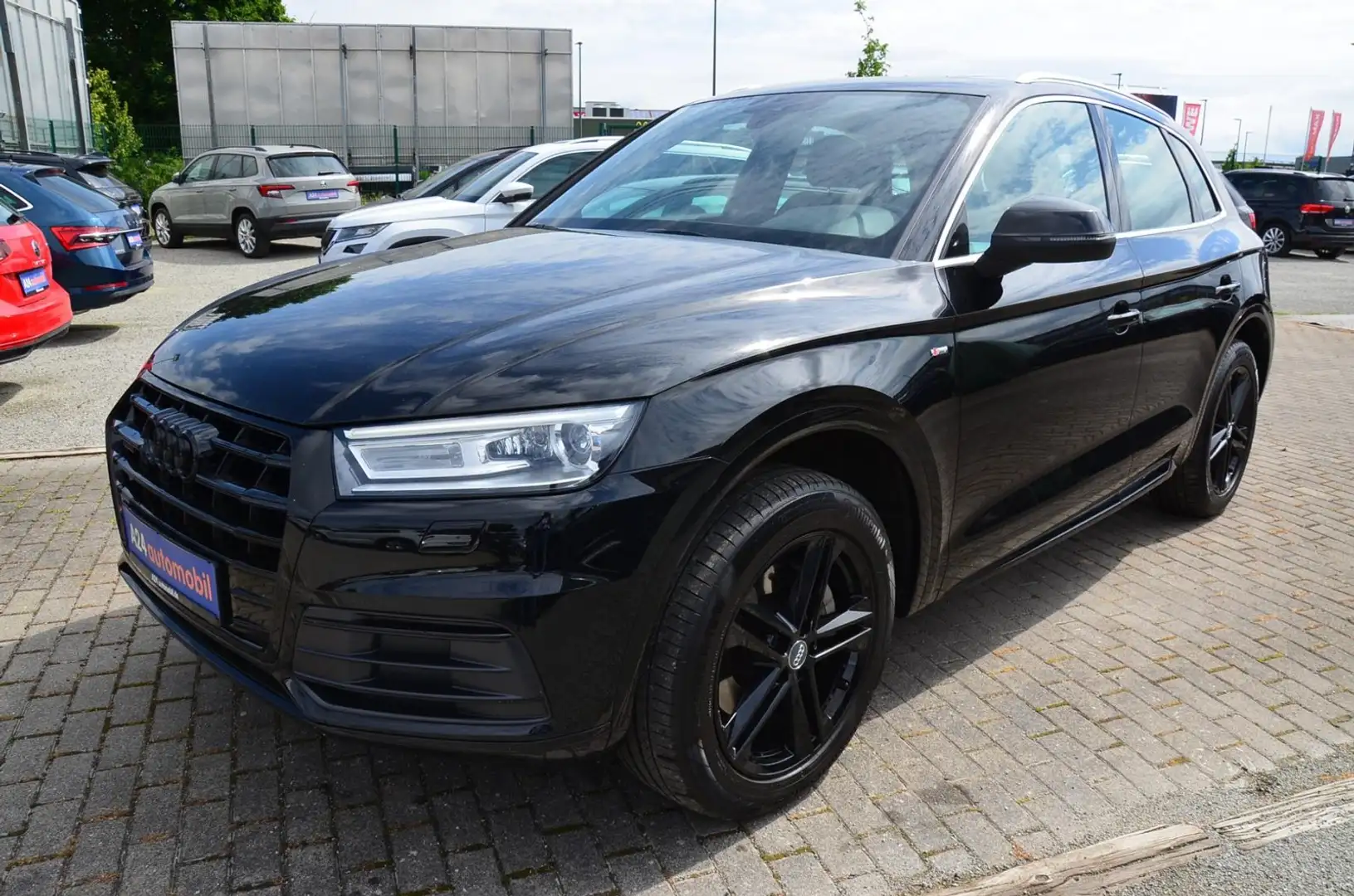 Audi Q5 2.0 TDI sport quattro S line NAVI PANORAMA Noir - 1