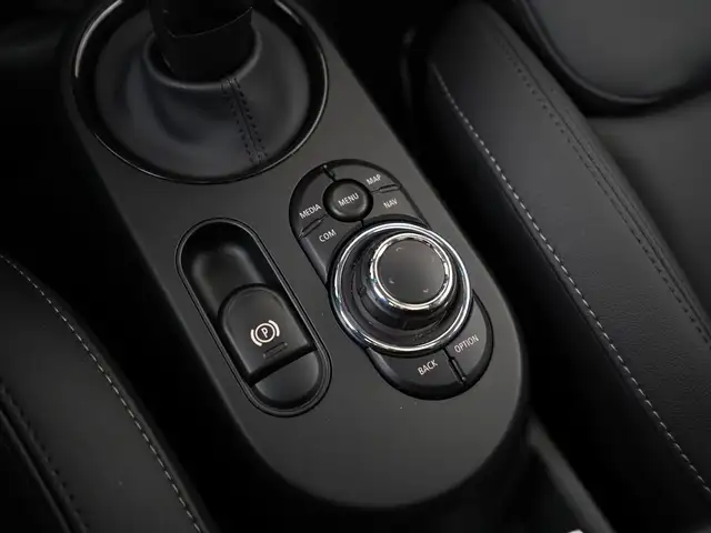 MINI Hatch view 12