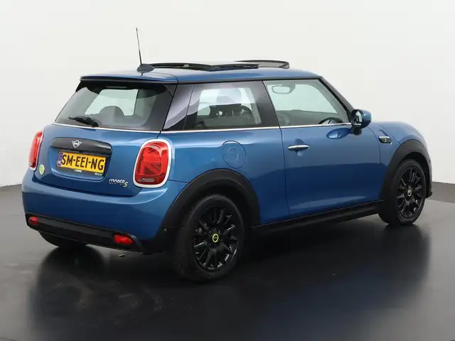 MINI Hatch view 4