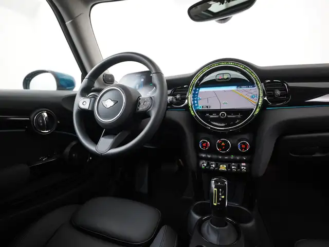 MINI Hatch view 6