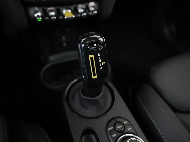 MINI Hatch view 11