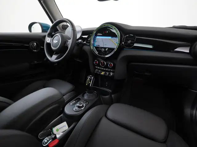 MINI Hatch view 2
