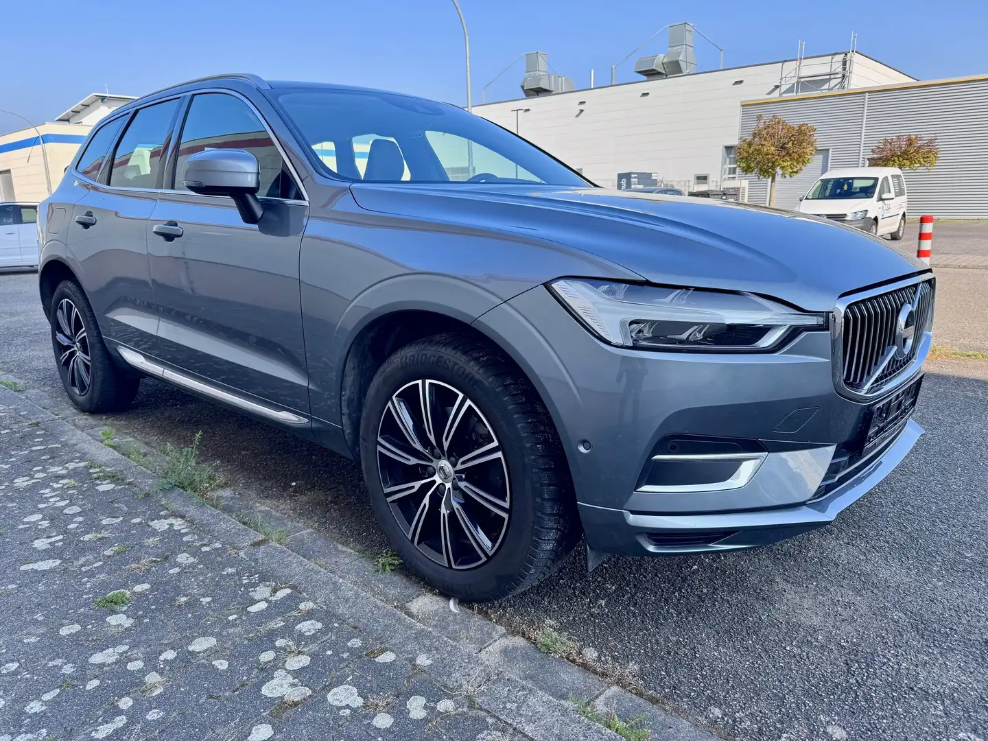 Volvo XC60 D5 Inscription AWD - DAB+F-LED+KEYLESS+RADAR Grau - 2