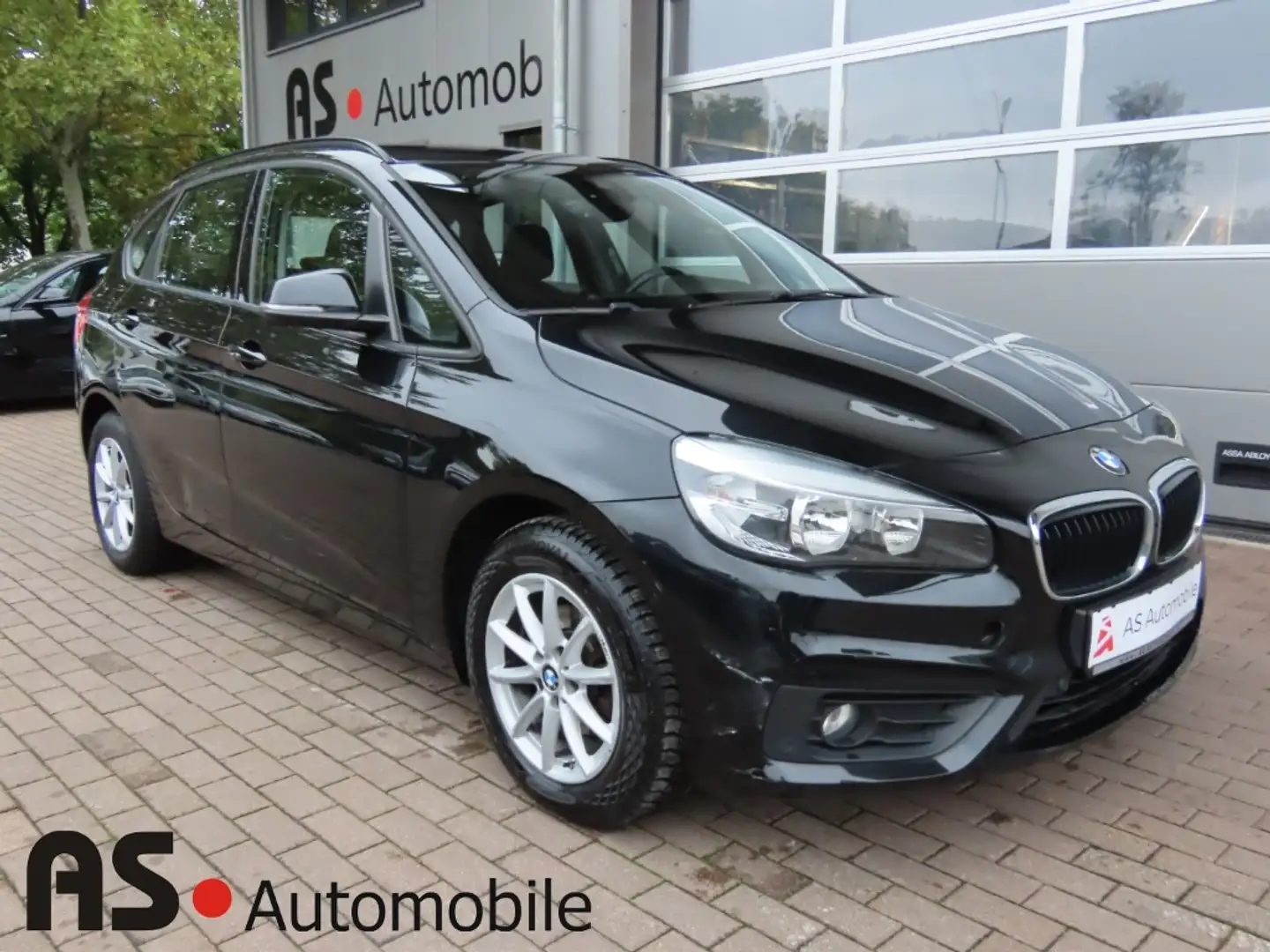 BMW 216 Active Tourer i Advantage 2.Hd*Navi*PDC Schwarz - 1