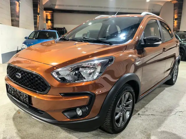 Ford Ka/Ka+ KA+ Active 1Damenhand / Wenig Km