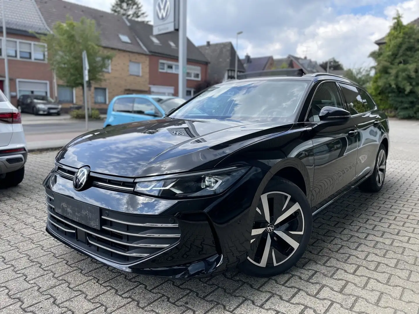 Volkswagen Passat Variant 1.5 eTSI Business PANO,NAV,KAM,AHK Noir - 1
