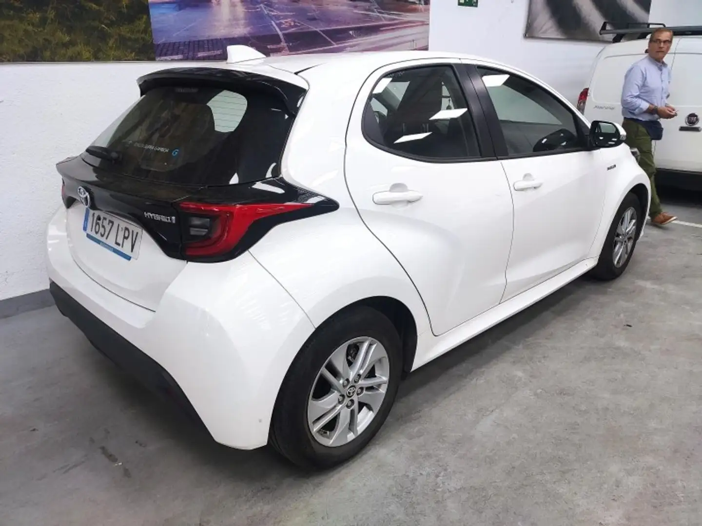Toyota Yaris 1.5 120H Active Tech Blanco - 2