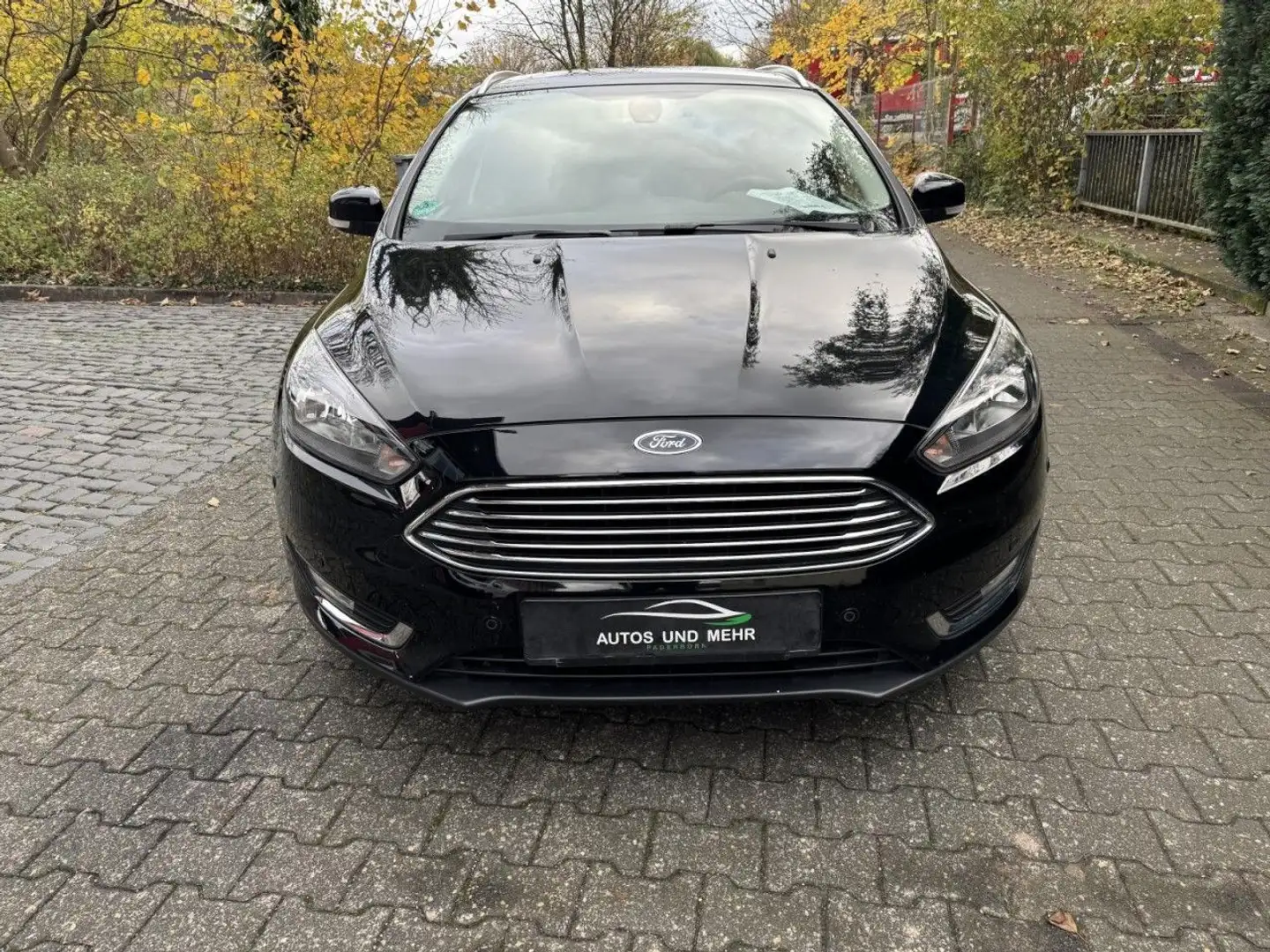 Ford Focus Turnier Titanium Klima Navi Schwarz - 2
