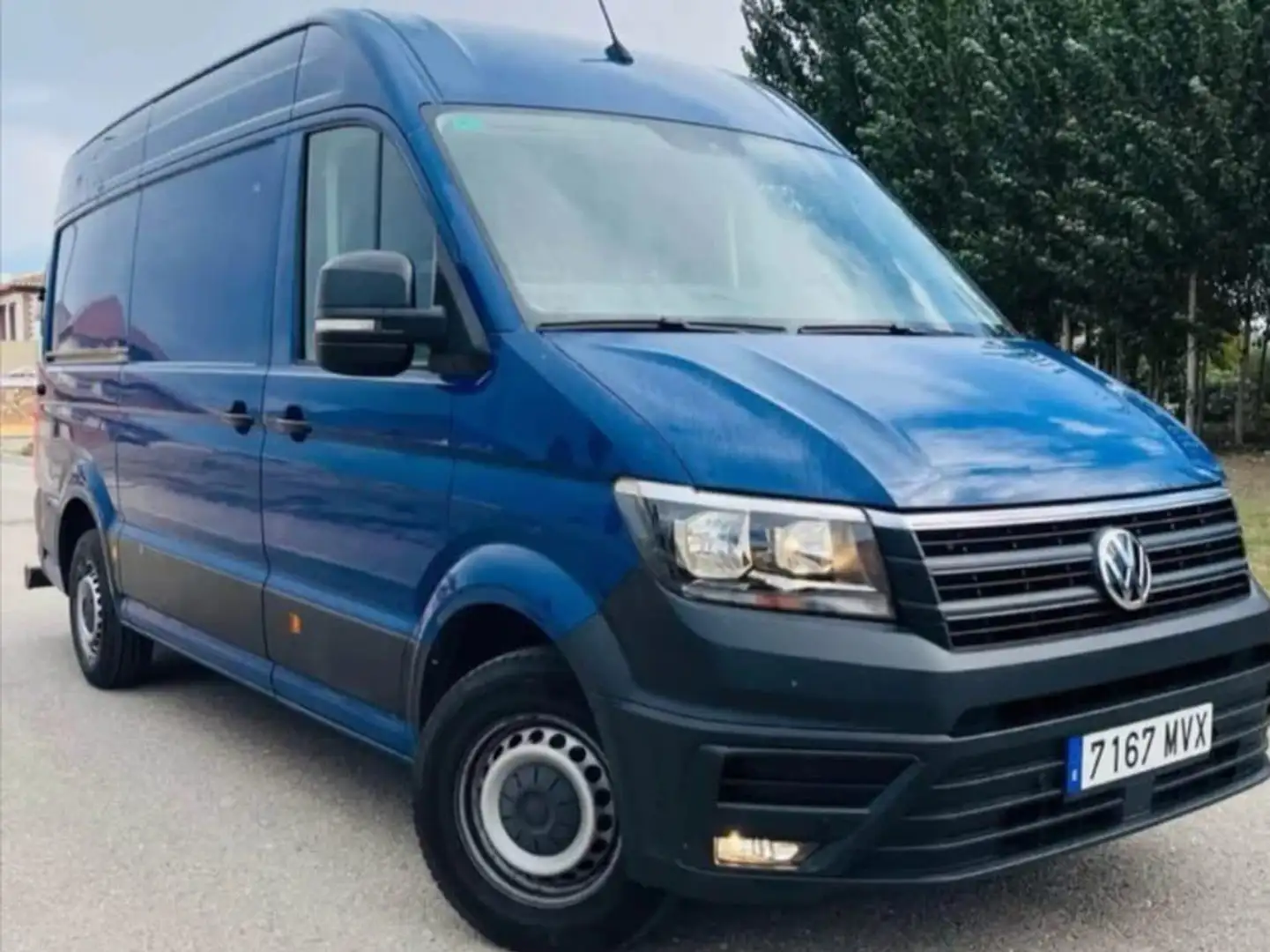 Volkswagen Crafter Versión furgón largo Azul - 1