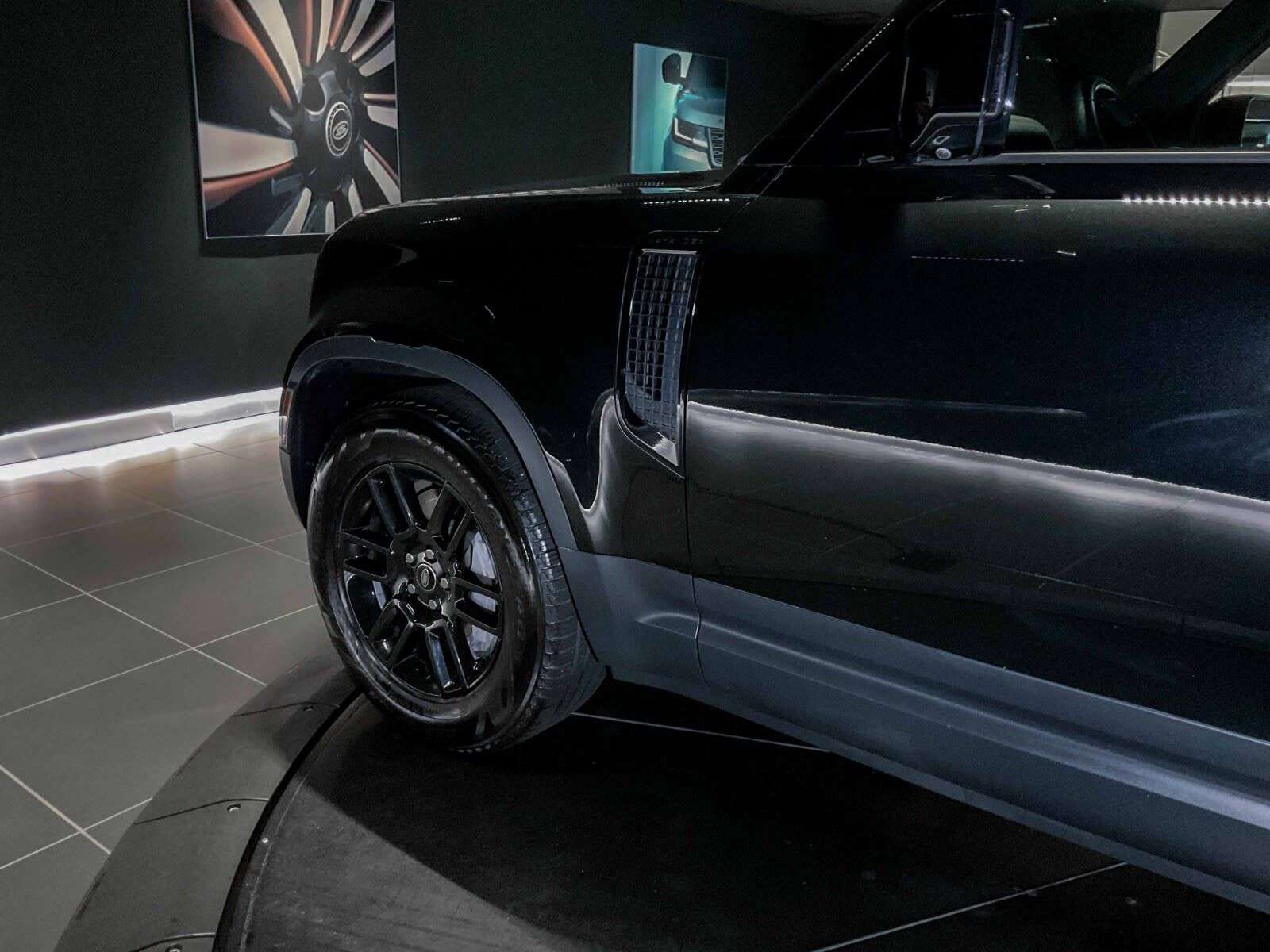 2023 Land Rover Defender SE | Sunroof | Navigation | Bluetooth | Heated Sea thumb 9