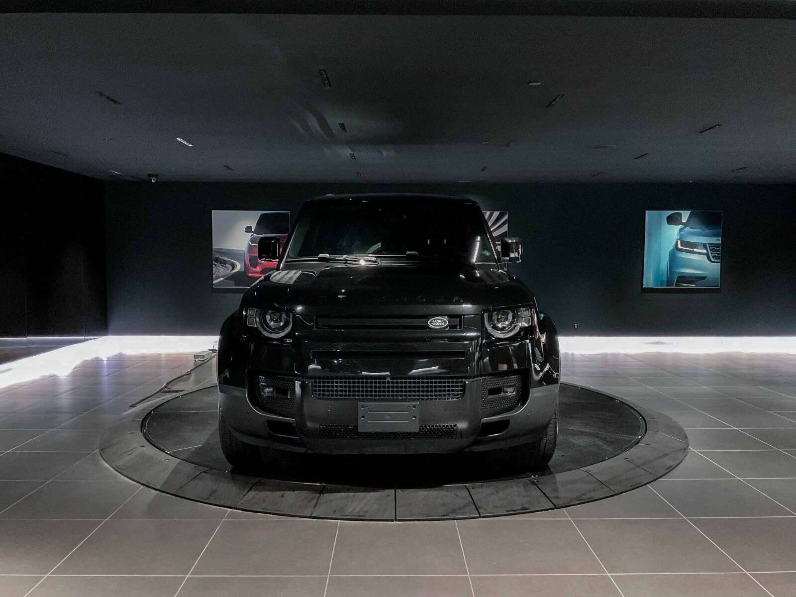 2023 Land Rover Defender SE | Sunroof | Navigation | Bluetooth | Heated Sea alt 2