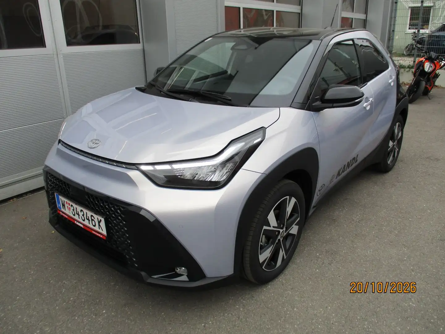Toyota Aygo X 1.5 HSD TEAMPLAYER AUT Violett - 2