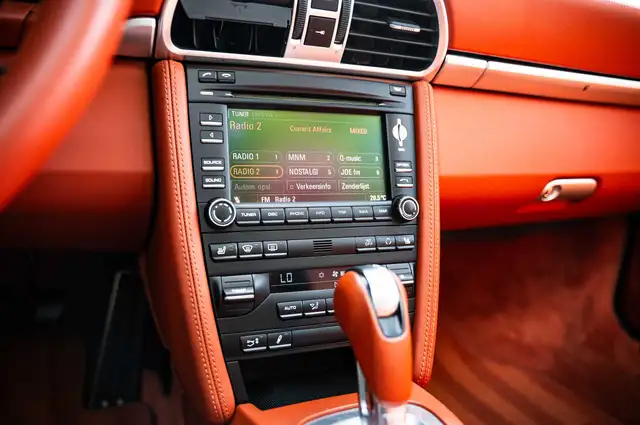 Porsche 911 view 19