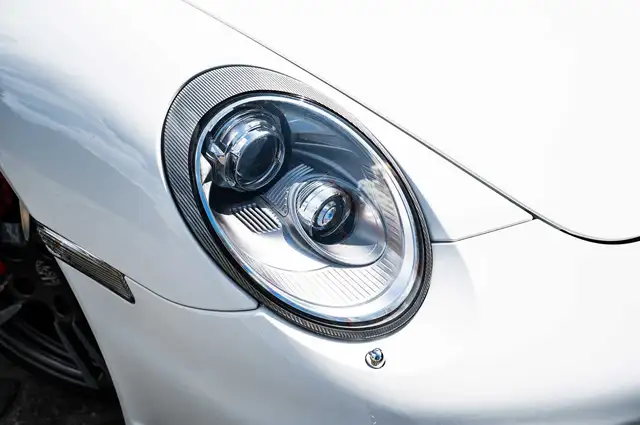 Porsche 911 view 23