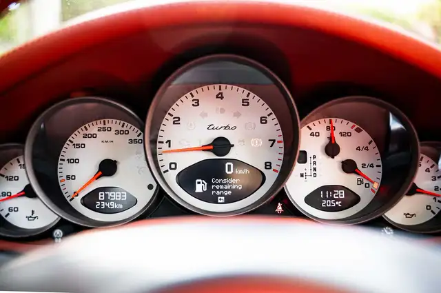 Porsche 911 view 20