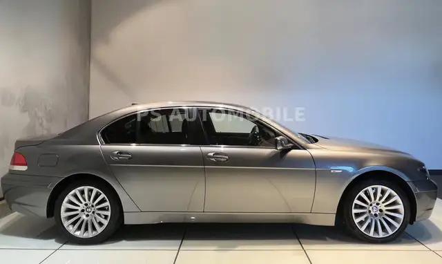 BMW 745 i A/NAVI/KLIMAAT/BI-XE/LEDER/SZHZG 4x