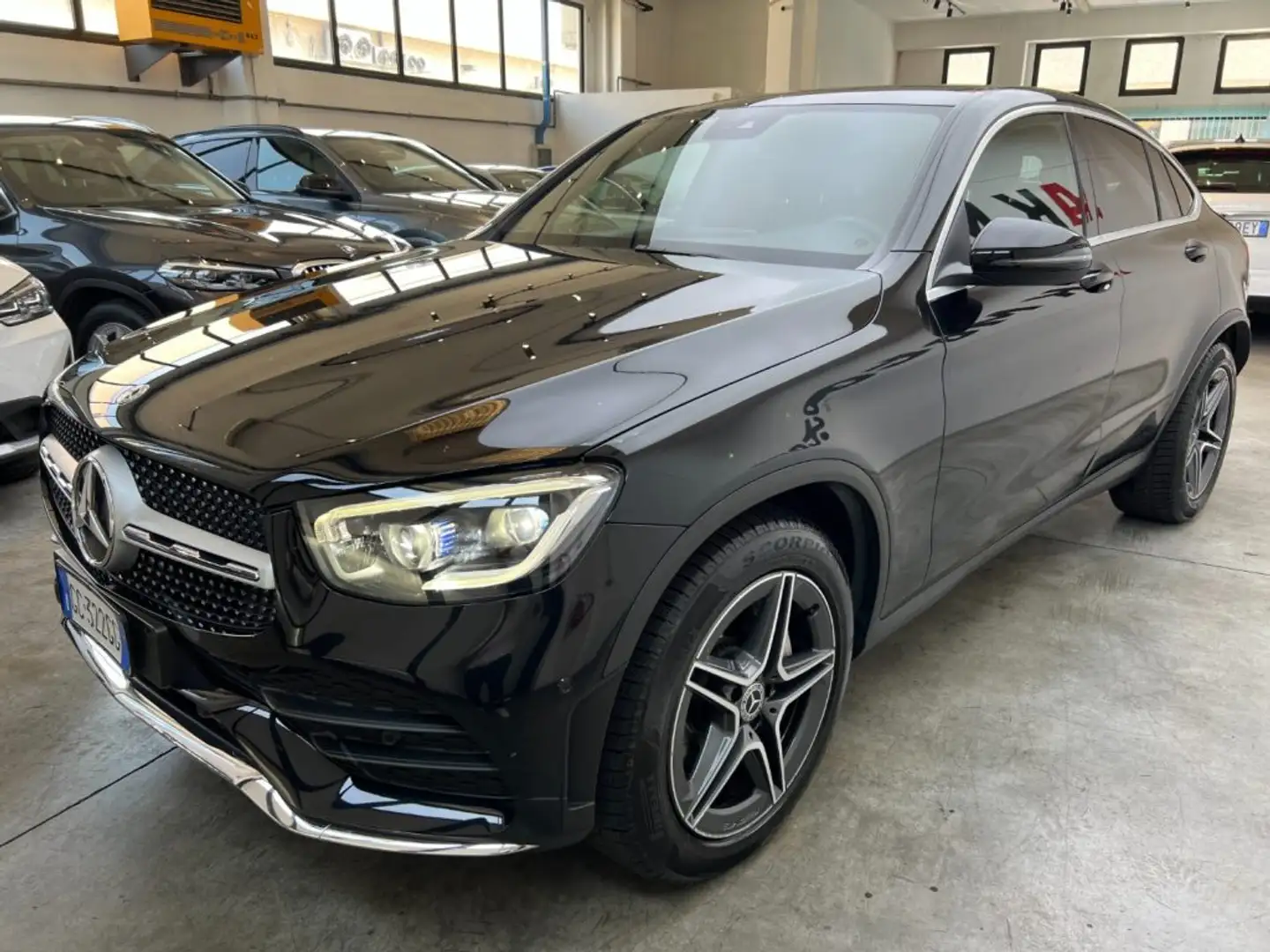 Mercedes-Benz GLC 200 4Matic Coupé EQ-Boost Premium Plus Zwart - 2