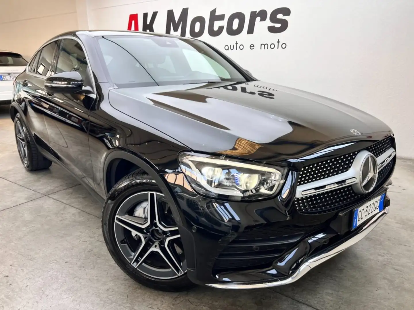 Mercedes-Benz GLC 200 4Matic Coupé EQ-Boost Premium Plus Zwart - 1