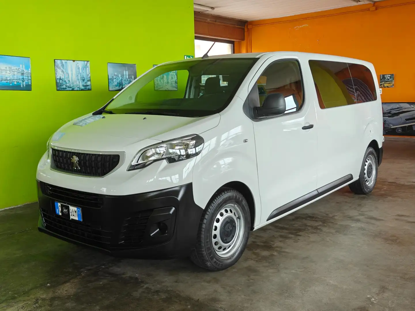 Peugeot Expert 1.5 Bluehdi 120 CV 6 Posti Vetrato Wit - 1
