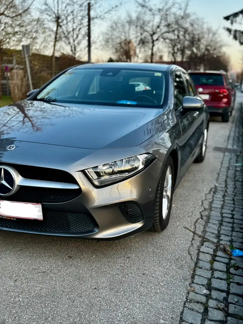 Mercedes-Benz A 180 A 180 d Aut. Grau - 1