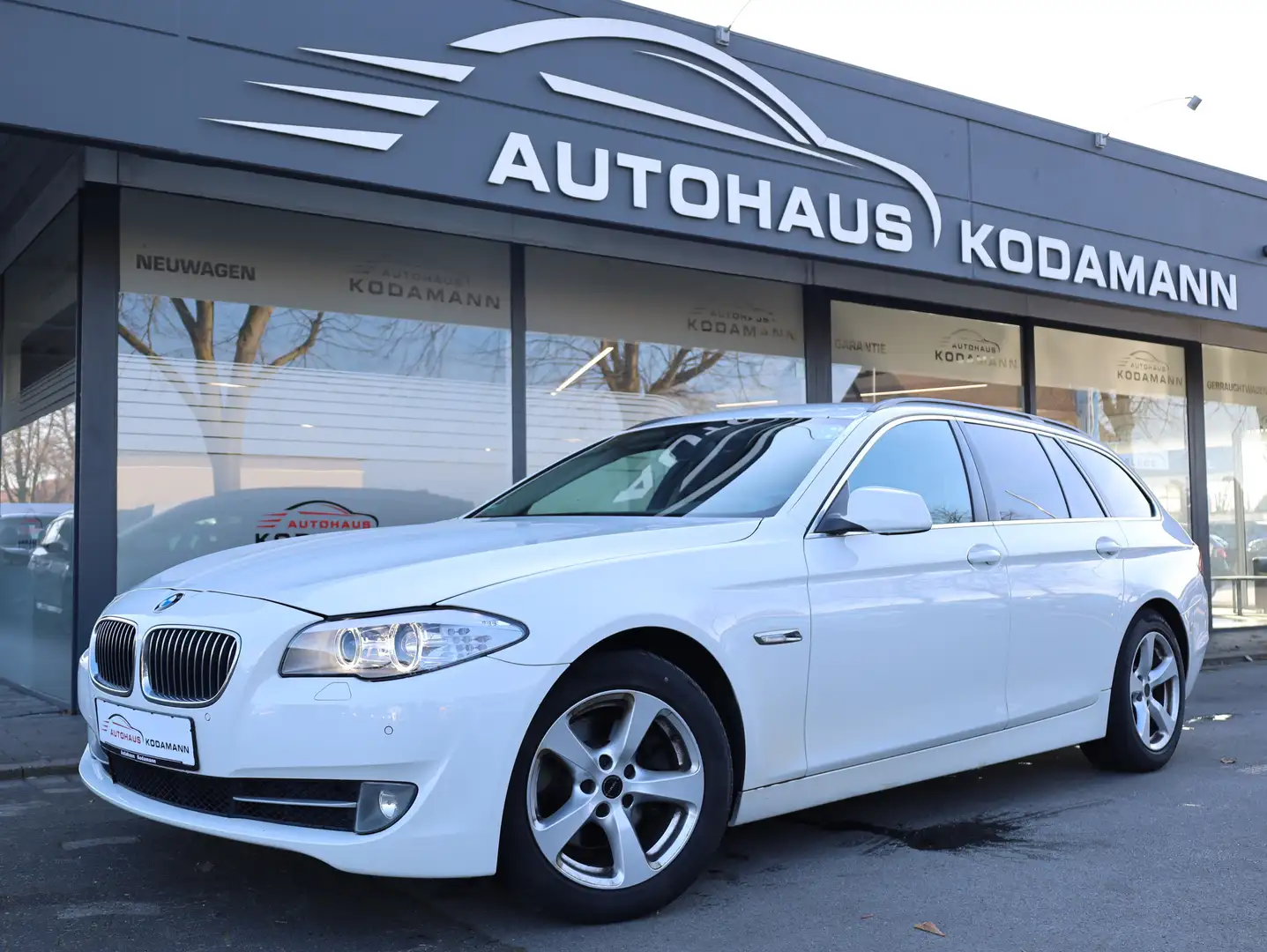 BMW 520 Tempomat*SHZ*NAVI*Xenon*PDC Weiß - 1