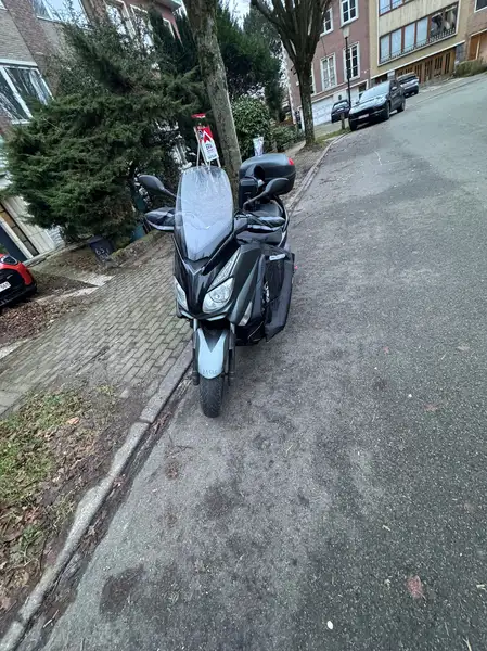 Yamaha X-Max 125 - foto 2