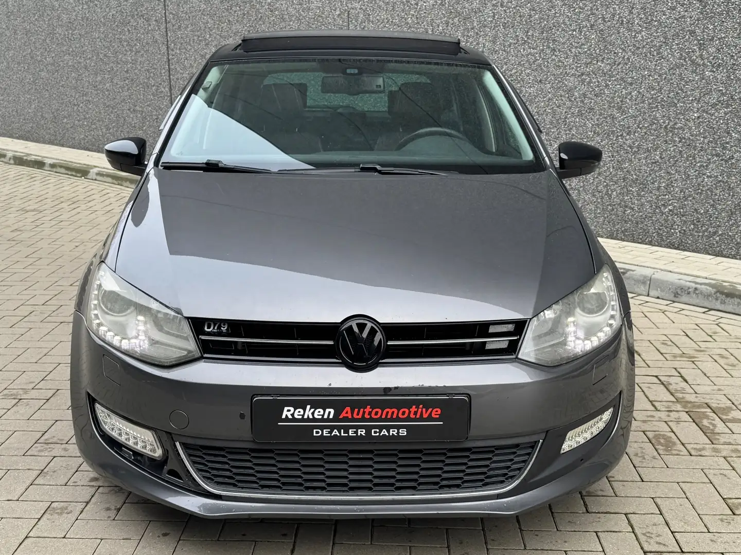 Volkswagen Polo 1.2 TSI Match Pano 17'' Carplay 115 PK Leder Grau - 2