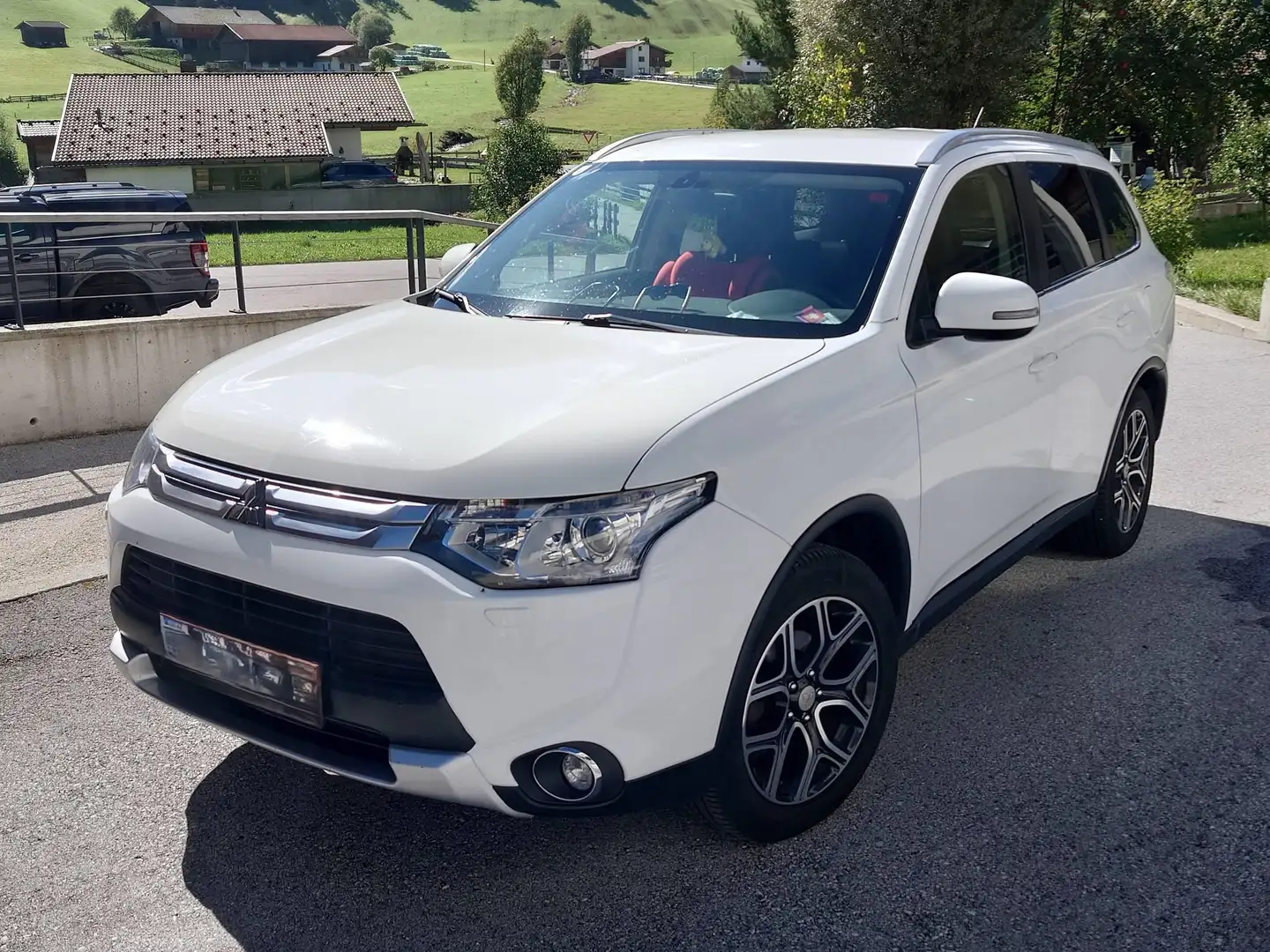 Mitsubishi Outlander Outlander 2,2 DI-D Intense Aut. Intense Weiß - 2