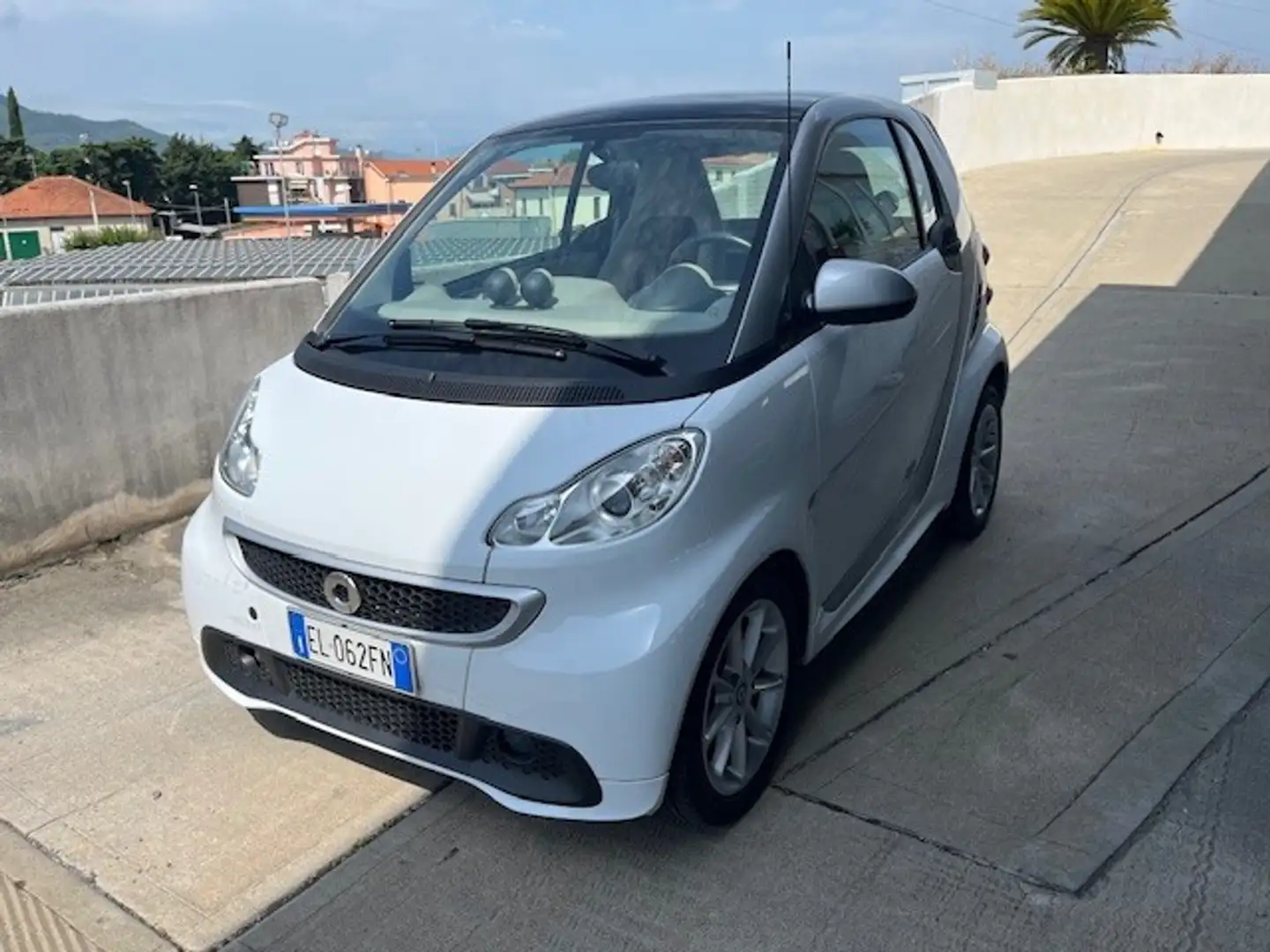 smart forTwo 1000 52 kW coupé passion Bianco - 2