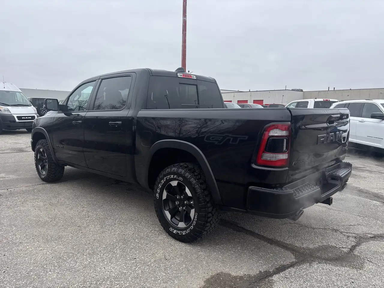RAM 1500 снимка RAM 1500