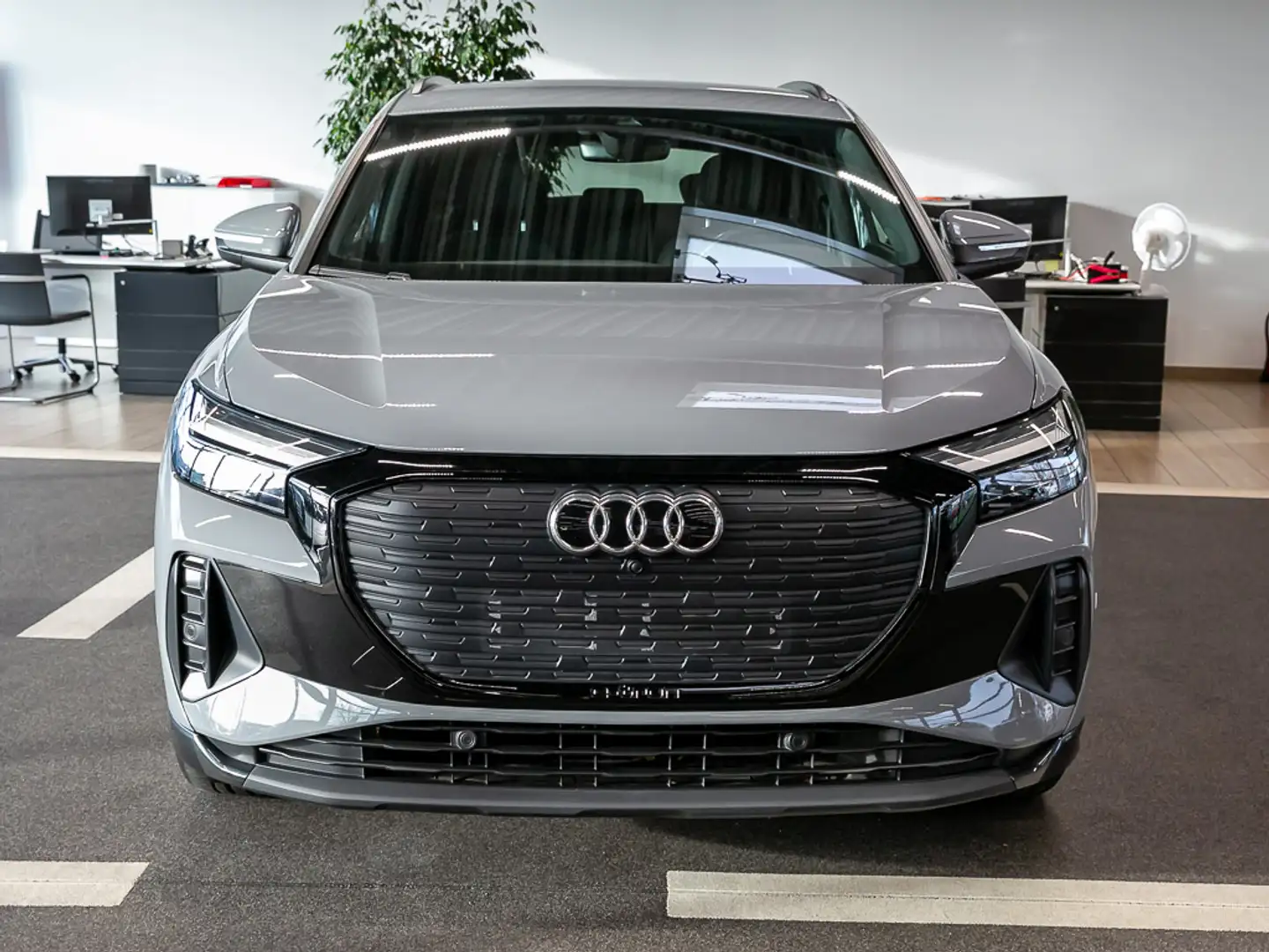 Audi Q4 e-tron 50 quattro Navi ACC Sitzhzg.Carplay Grau - 2