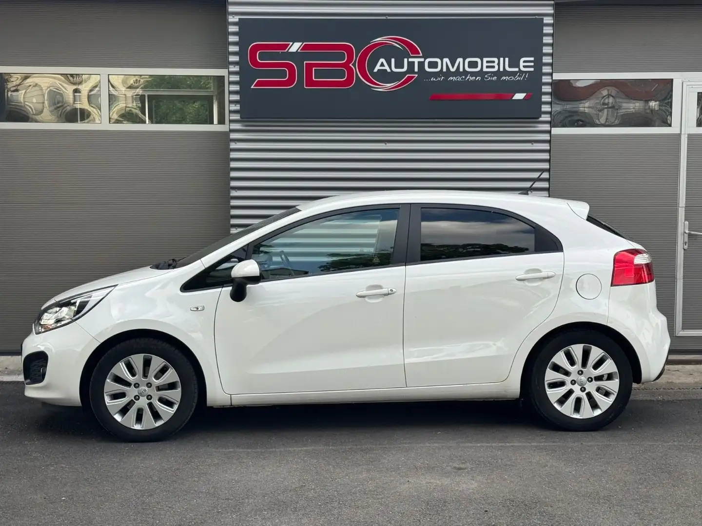 Kia Rio FIFA World Cup Edition Weiß - 2