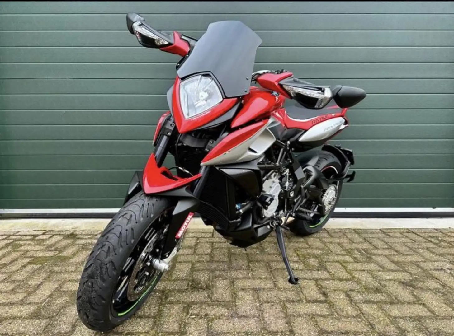 MV Agusta Rivale 800 - 2