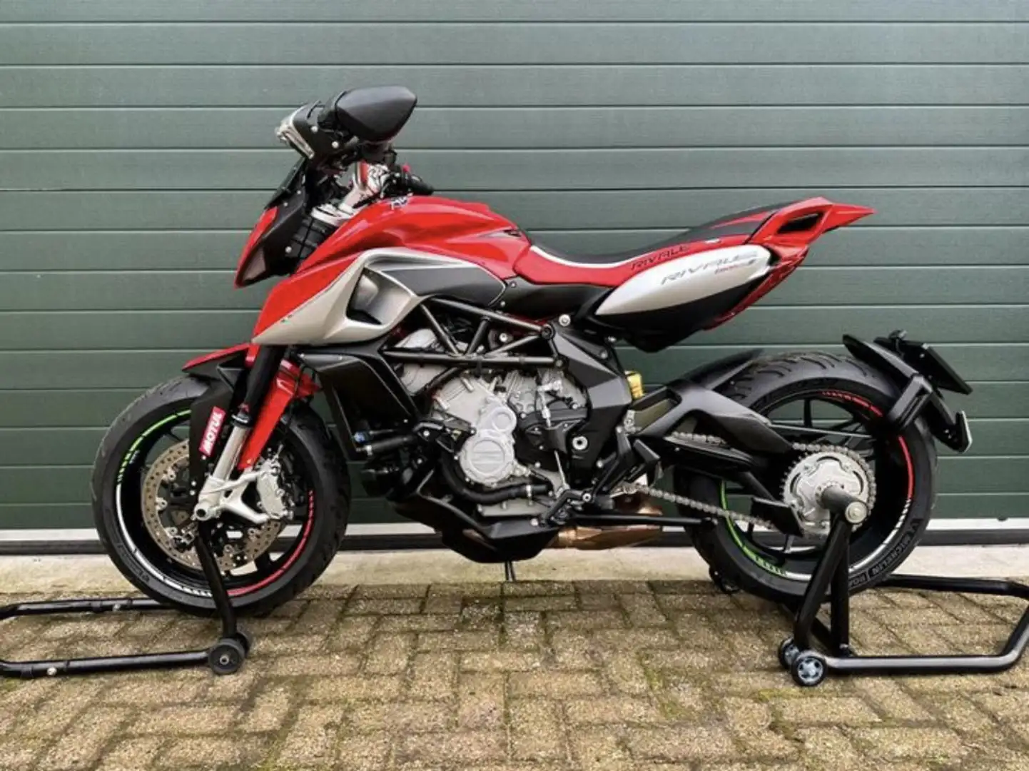 MV Agusta Rivale 800 - 1