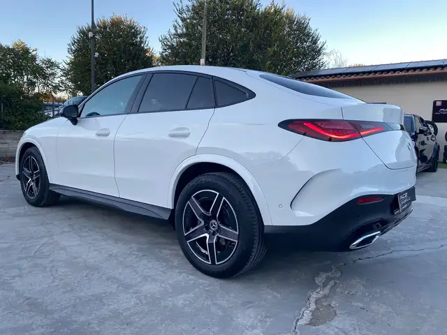 Mercedes-Benz GLC view 12
